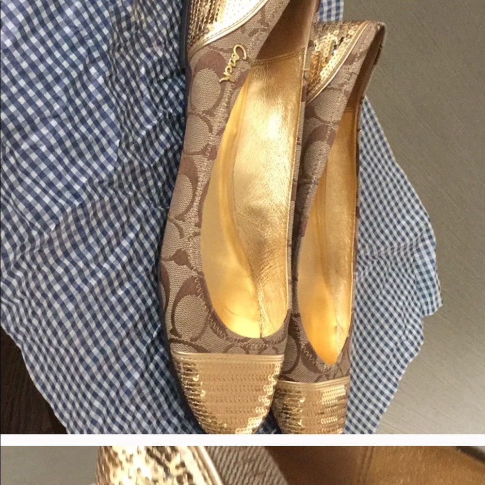 Coach flats new with out tag